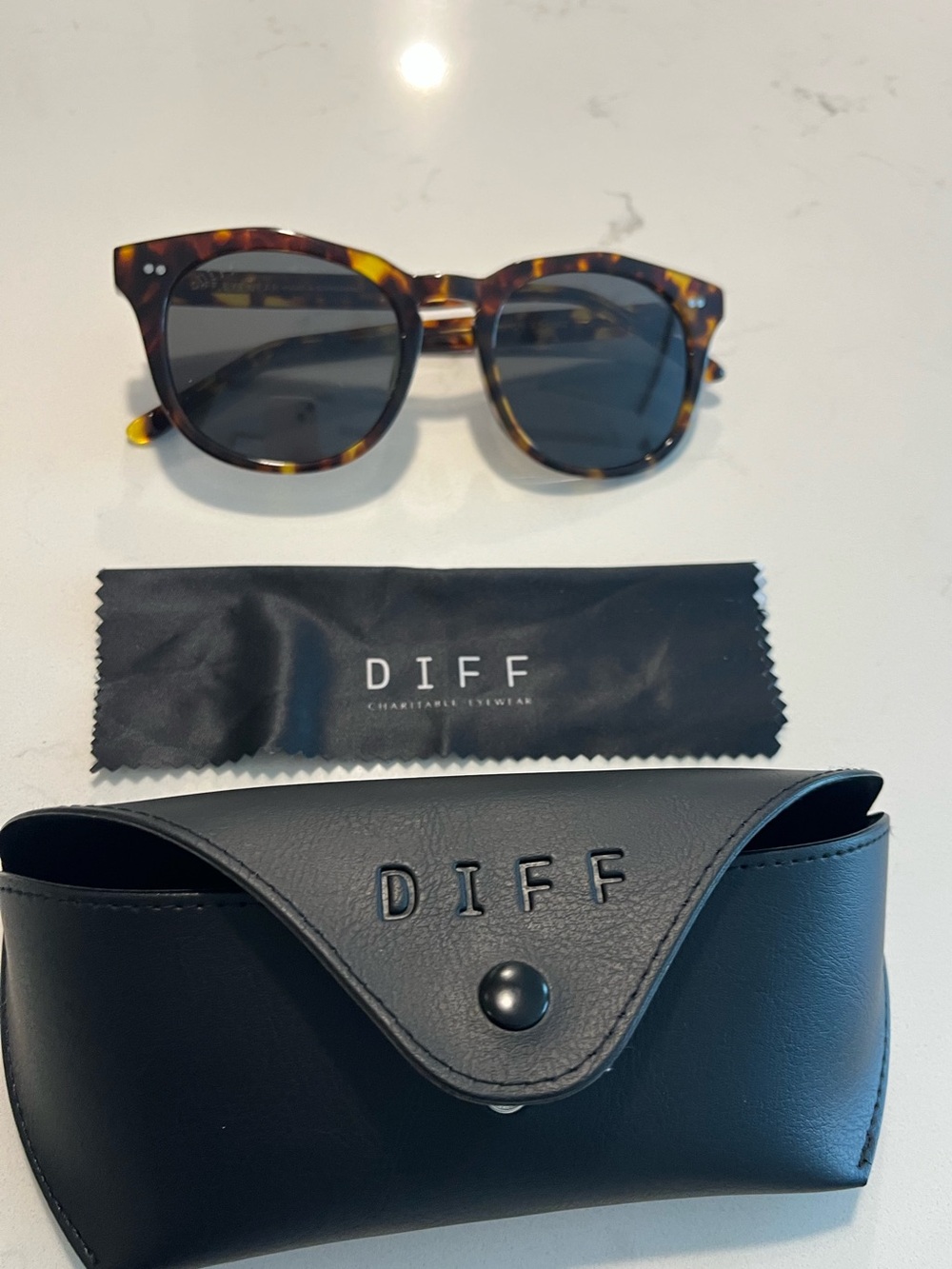 DIFF Tortoiseshell Round Sunglasses